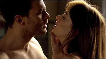 JohnRobertWelsc's tweet photo. Fifty shades trilogy, 
Bared to you, 
It end with us... 
#FiftyShadesTrilogy    #RomanceCinema 
#TenderIntimacy    #FiftyShades 
#FemalePerspective    #GenderEquality 
#DesireAesthetics    #MustWatch 
#ClassicCinema  #MovieTalk  #RomanceMovie https://t.co/5P8n3cRuNn