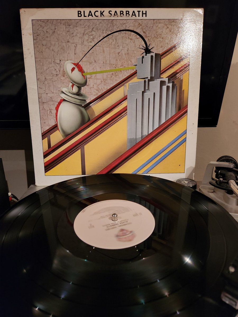 SpinVinyl1's tweet photo. Black Sabbath were under pressure to be "modern" and tried a more mainstream 70's sound on Technical Ecstasy. Still a good album but its also most people's least favorite Sabbath album. Bill Ward sings on the song It's Alright.
#BlackSabbath #TechnicalEcstasy #vinylrecords https://t.co/kBXWPIHSMP