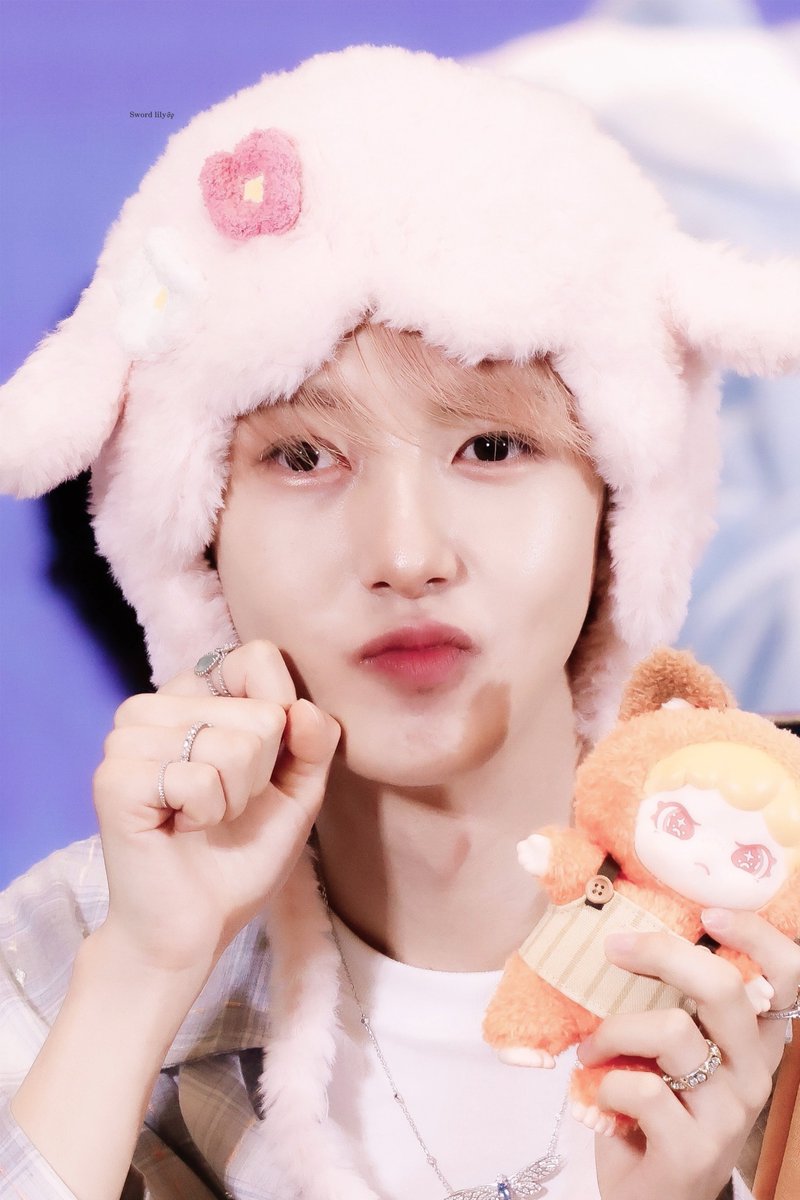 swordlily0323's tweet photo. 250820 💭🎀🤍🎀💭
#런쥔 #仁俊 #RENJUN #NCT #NCTDREAM️ https://t.co/5xDZolIdgS