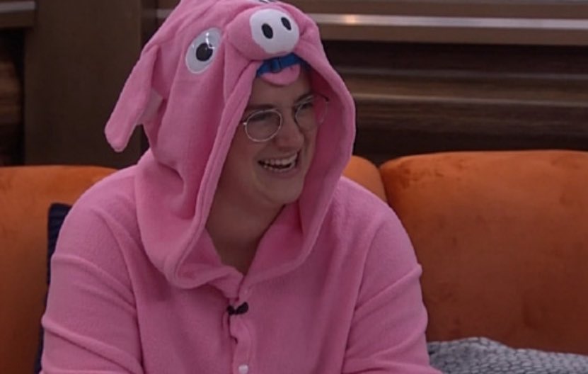 imyKeyWheel's tweet photo. and when the world needed her most, she vanished…………….. #bb27 https://t.co/K4C73XTiVQ