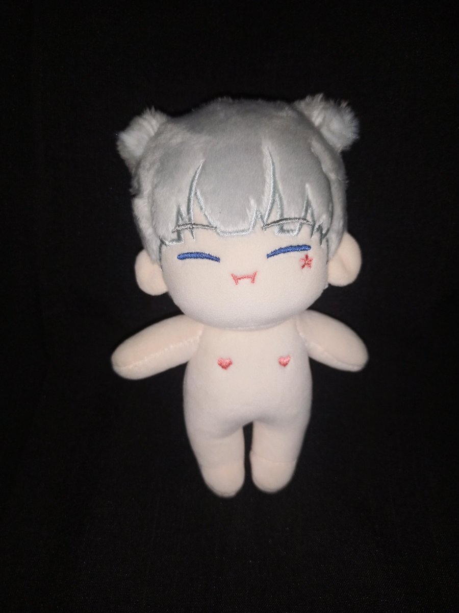 SeokjunLee's tweet photo. Hello, selling my soonhoon dolls 
20cm: 600php (no clothes)
15cm: 500php (no clothes)

Add another 150php if clothes included https://t.co/2TSPiZNAjE