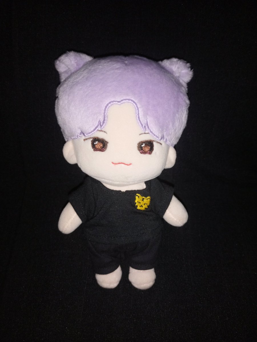 SeokjunLee's tweet photo. Hello, selling my soonhoon dolls 
20cm: 600php (no clothes)
15cm: 500php (no clothes)

Add another 150php if clothes included https://t.co/2TSPiZNAjE
