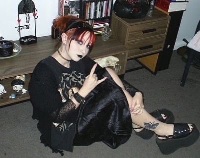 bab0oshk44's tweet photo. 90s - 2000s goth https://t.co/0dY8srbeCq