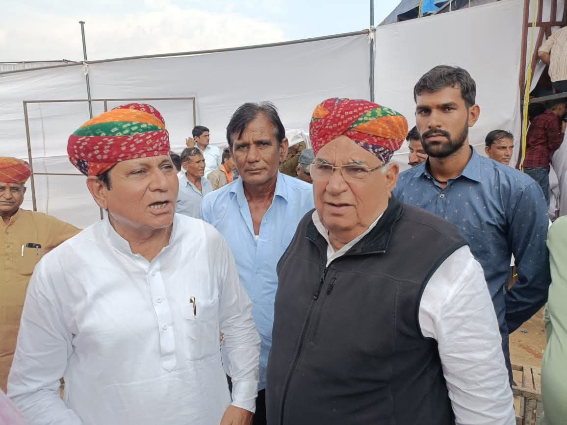Ajay Singh Kilak (@ajaysinghkilak) on Twitter photo बाड़मेर-जैसलमेर के पूर्व सांसद एवं बायतु के पूर्व विधायक श्री कर्नल सोनाराम चौधरी जी के निधन का समाचार अत्यंत दुःखद है।
ईश्वर दिवंगत आत्मा को अपने श्रीचरणों में स्थान दें एवं शोकाकुल परिवारजनों को इस कठिन समय में धैर्य एवं शक्ति प्रदान करें
विनम्र श्रद्धांजलि
<a href="/ColSonaram4BMR/">Col. Sonaram Choudhary</a> बाड़मेर-जैसलमेर के पूर्व सांसद एवं बायतु के पूर्व विधायक श्री कर्नल सोनाराम चौधरी जी के निधन का समाचार अत्यंत दुःखद है।
ईश्वर दिवंगत आत्मा को अपने श्रीचरणों में स्थान दें एवं शोकाकुल परिवारजनों को इस कठिन समय में धैर्य एवं शक्ति प्रदान करें
विनम्र श्रद्धांजलि
<a href="/ColSonaram4BMR/">Col. Sonaram Choudhary</a>