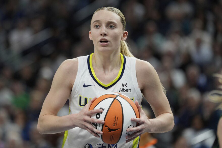 Rookies with 40+ points in a game:

Cynthia Cooper (1997)
Candace Parker (2008) 
Paige Bueckers (2025)