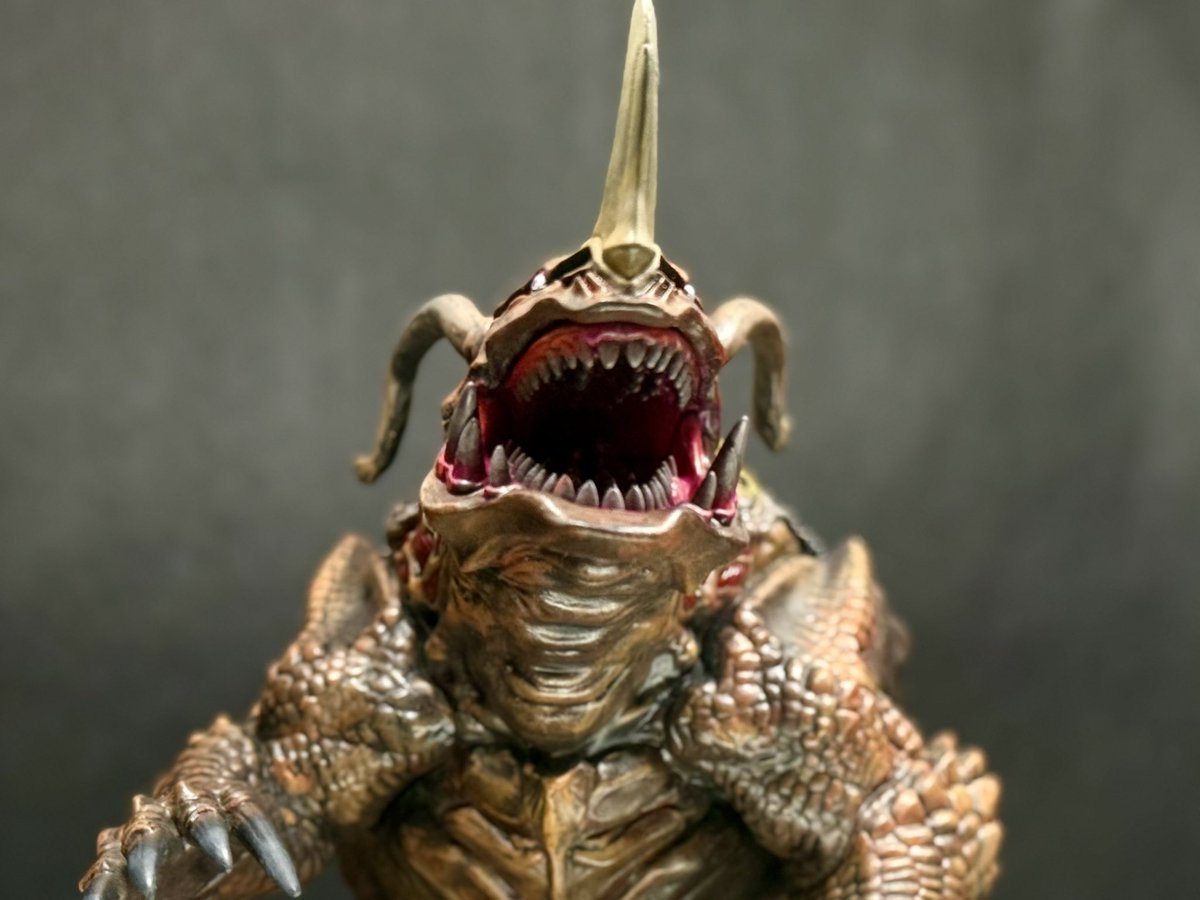 海洋堂 ネロンガ メガサイズ シン・ウルトラマン版 塗装も終えました