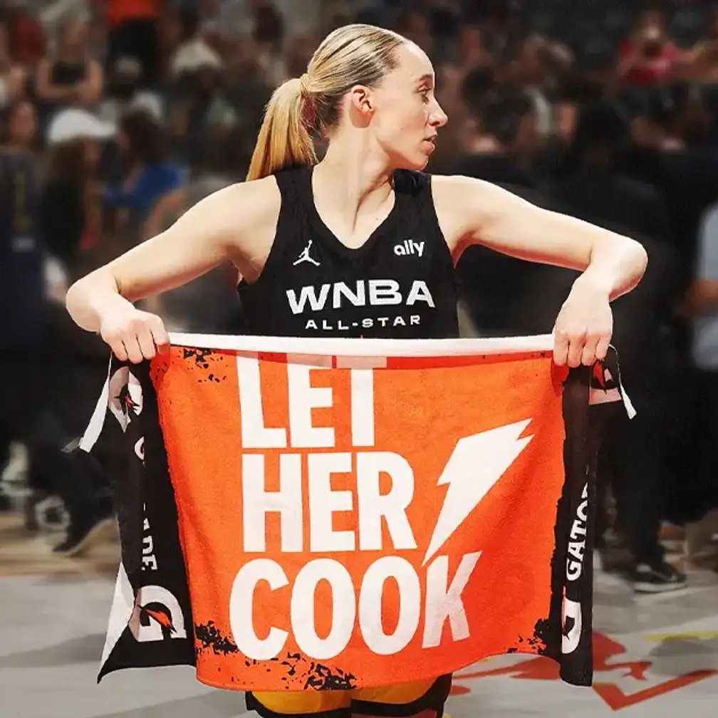 ALL-WNBA Guard Paige Bueckers tonight (vs. Sparks):
44 POINTS
4 Rebounds
3 Assists
1 Steal
93% TS
100% 3PT

One of five players in WNBA History to score 40+ on 90%+ TS