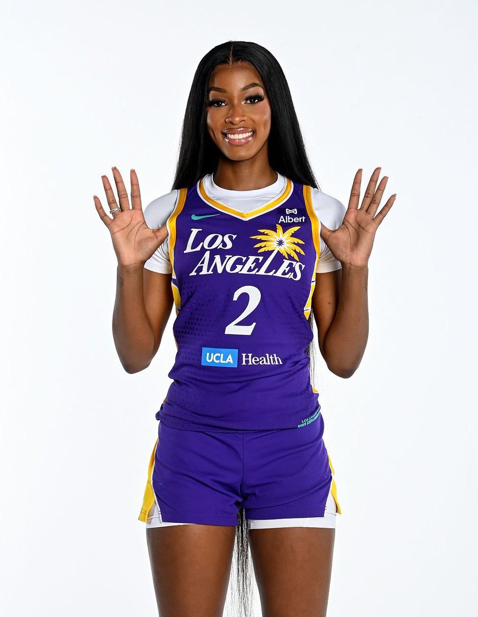 I talk hoops 🏀 tweet media