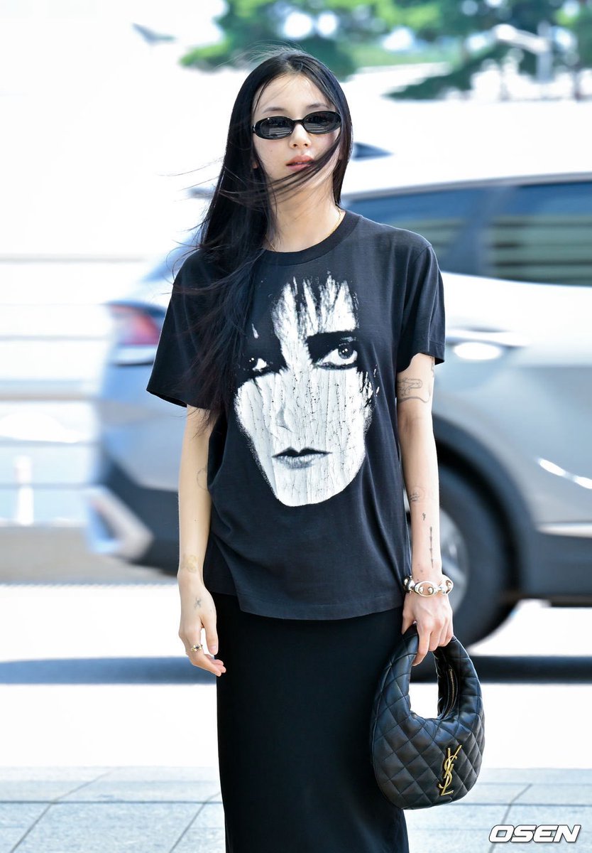 bfchaengjin's tweet photo. our cool rockstar chaeng chaeng 😎🤘 https://t.co/yNJV4mPekw