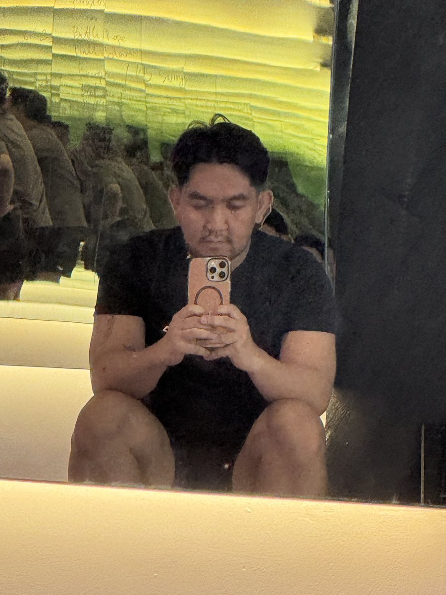 imrain_eph's tweet photo. Pagpapanggap lang to pramis https://t.co/Jhuf5idGmO