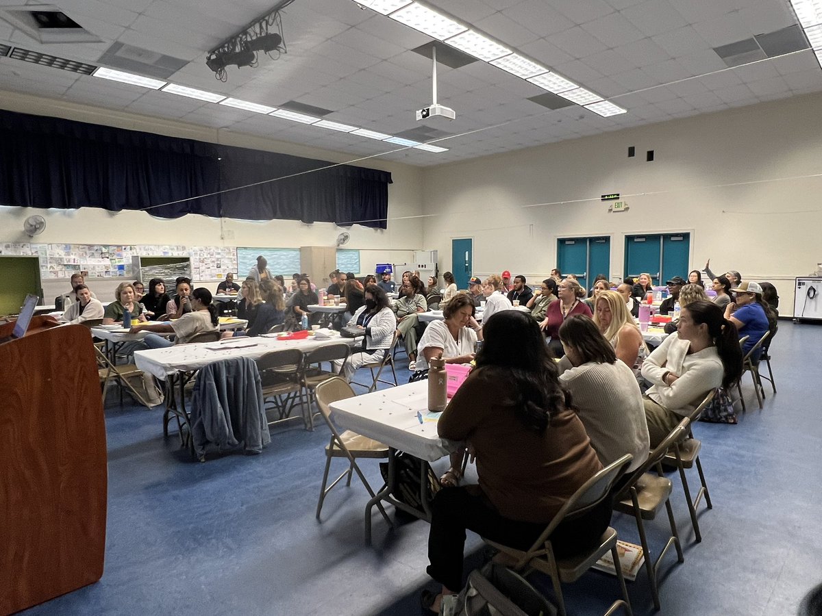 amyonyendu's tweet photo. Our staff engaged in meaningful professional development this week, reflecting on limiting beliefs and preparing to create brave, equitable spaces for students. Together, weβre stepping into the year with clarity, courage, and purpose! #InvisibleBarriers #GrowthMindset @SMMUSD https://t.co/Tmwl2CKMA6