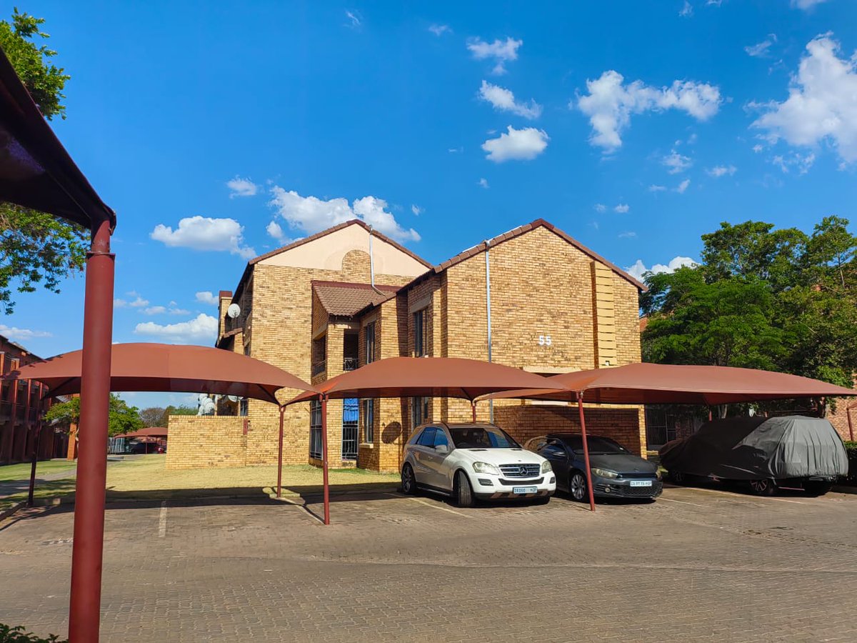 Drewza58's tweet photo. Bachelor apartments for sale in Akasia, Wonder Park Estate
Unit size 42m²,
1 bathroom
Levies R992. 22
Total Rates R226. 56
Selling price R320 000
 Current rental price R3450
Call or whatsapp me on 0768077880 https://t.co/t6T3PTDWJl