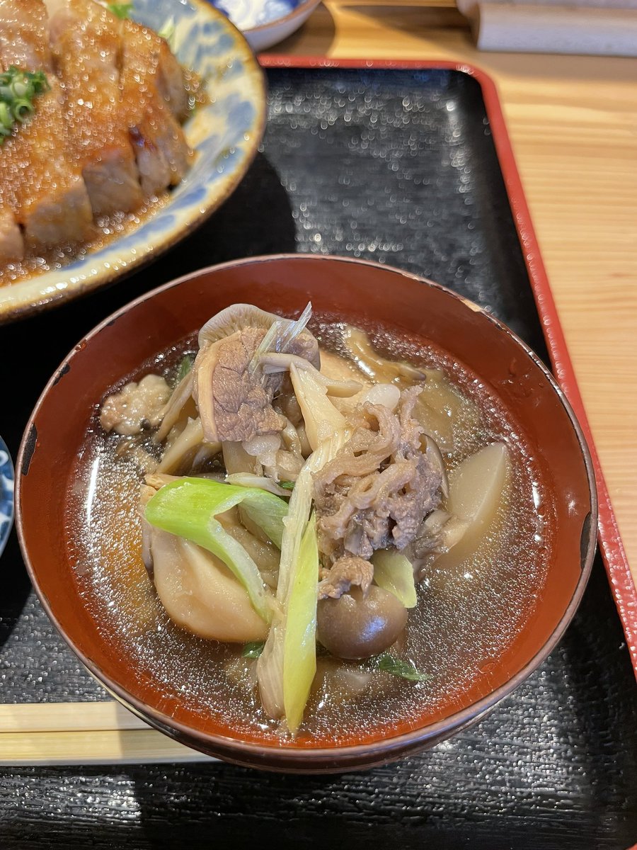 今日はトンテキ！
美味しいけど油が来る。