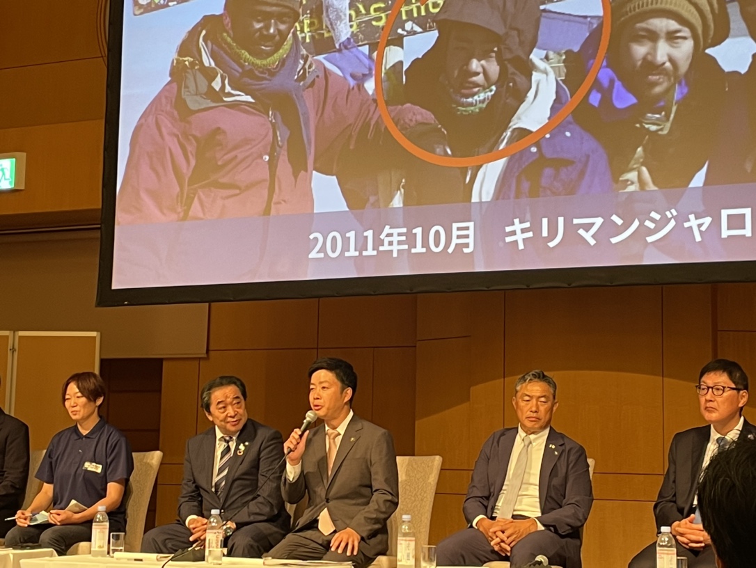 sanjo_city's tweet photo. 【三条市が認定されました！】
横浜での「JICAアフリカ・ホームタウンサミット」で、市長が登壇🌍🪷
このたび三条市は、JICAから「ガーナのホームタウン」に認定されました。

パネルディスカッションでは、ガーナと三条市の交流ビジョンを共有し、地域と国際協力の可能性を語りました✨✨
#三条市 #選びたくなるまち三条