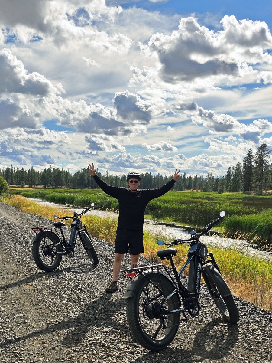aipasebike's tweet photo. Blue sky, white clouds, a gentle breeze, and sunshine! Enjoying a wonderful ride with my cycling buddies!🚵♀️
#Aipas
#Riders
#bikelife
#FreshAir
#cycling
#sunshine
#outdoorlife
#GoodVibes
#AiapsM2pro
#AipasM1pro
#beautifulday
#NatureLovers
#FriendshipVibes
#outdooradventures https://t.co/WwkDOCMmG9