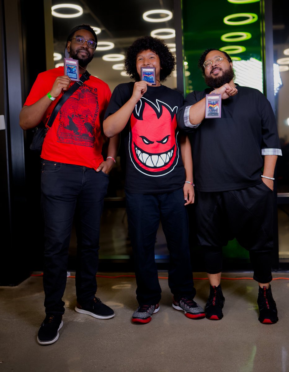 AttackOnTexas's tweet photo. Here are your AOTX3 top 8 finalists for
Street Fighter 6
#SF6
1st: π₯@sledgehammer091
2nd: π₯@KDZaster
3rd: π₯@EightBitBlues
4th: @RaijinRift
5th: @StealthTX
5th: @sinisterx__
7th: @iiTheRavenii
7th: @sweetmamaschili https://t.co/KWkVUUQ3Ka