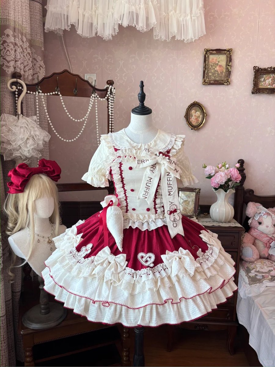 Rococo's Closet tweet media
