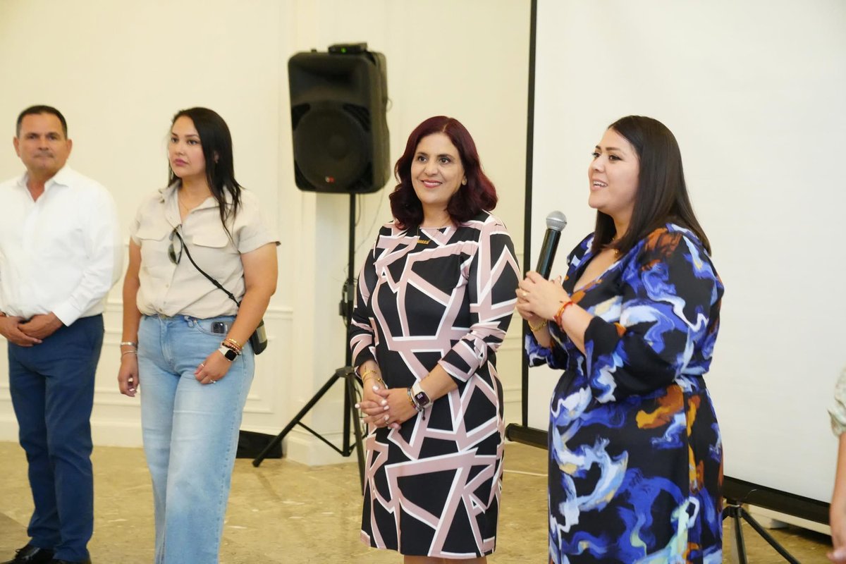 El trabajo de la Subsecretaria <a href="/BettyCotaPonce/">Betty Cota Ponce</a> se  manifiesta es su profesionalismo, ética y responsabilidad en su función y vocación docente a favor de la educación básica de los sonorenses; con el apoyo del Secretario <a href="/FroylanGamezG/">Froylán Gámez Gamboa</a> y el apoyo del Gobernador <a href="/AlfonsoDurazo/">Alfonso Durazo</a>