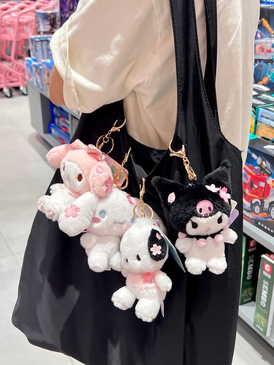 cutieheartt_'s tweet photo. pre - พวกกุญแจ Sanrio Sakura 🌸

♡ ลิขสิทธิ์แท้ 100% size 11-14 cm.
♡ ราคา 199.- (มัดจำ 50฿)
♡ ค่าส่งในไทว 40฿ ( 2 ตัวขึ้นไปส่งฟรี )

สั่งซื้อสินค้าทัก dm ได้เลยคับบ
#ตลาดนัดซานริโอ้ #ตลาดนัดsanrio https://t.co/49qQ6NN2pr
