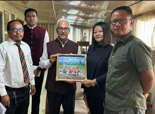 TombiKipgen's tweet photo. ZSF (GHQ) submitted a memorandum to Governor Ajay Kumar Bhalla, highlighting education and progress of the Zo community.
#Manipur #ZomiStudentsFederation #ZoCommunity #FutureReady #YouthLeadership #EducationForAll #PositiveChange #StudentVoice #CommunityProgress #HopeForFuture https://t.co/uvq4WMmKhy