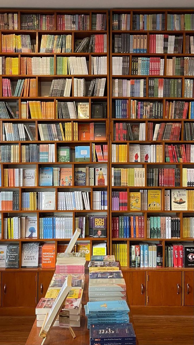 solusibukucom's tweet image. Thanks Indonesia for blessing us with all these books