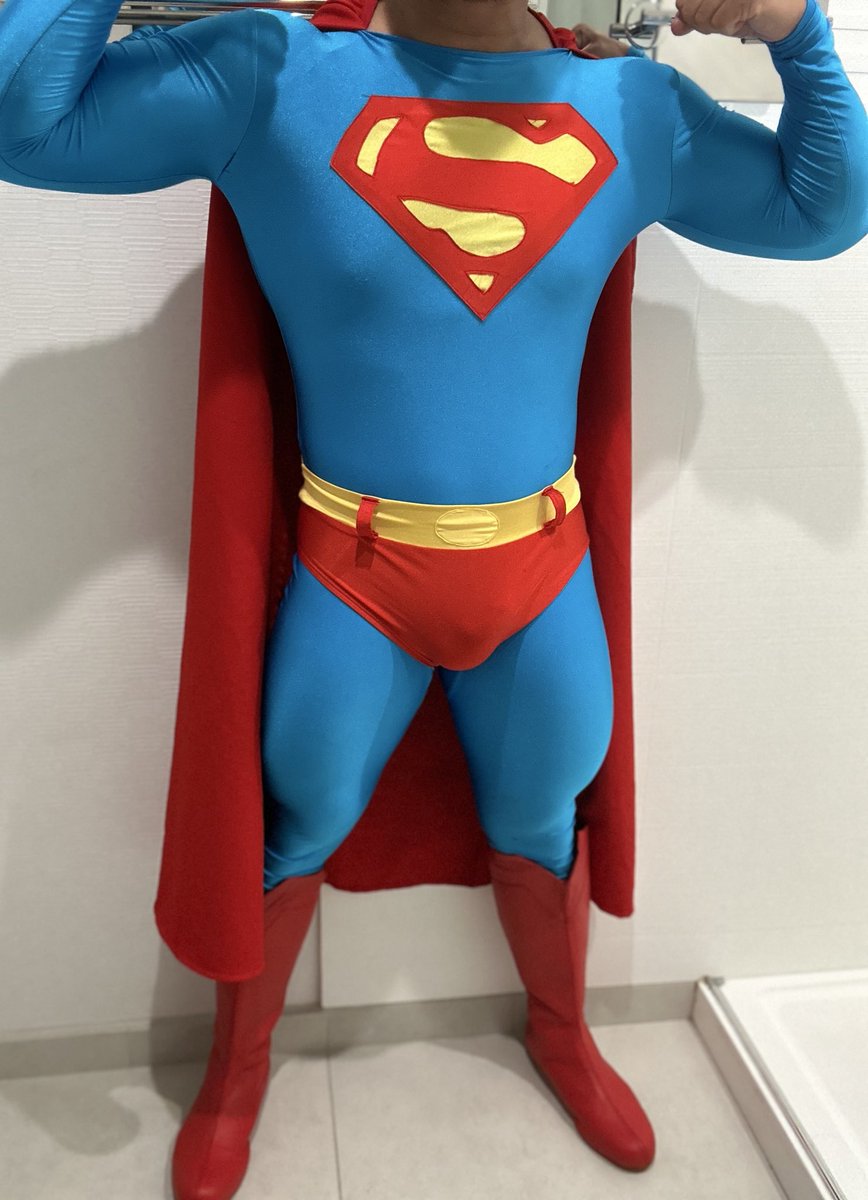 Double bicep 

#superman #supermanfetish #spandexfetish #flex