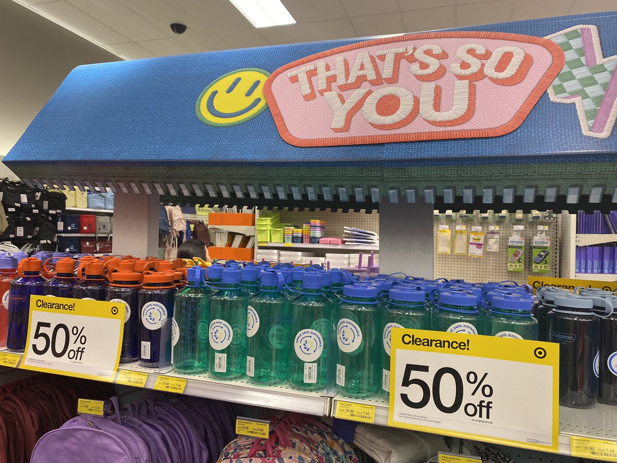 hawaiine55's tweet image. ハワイのターゲット
Nalgeneボトル半額セール中
Back to school