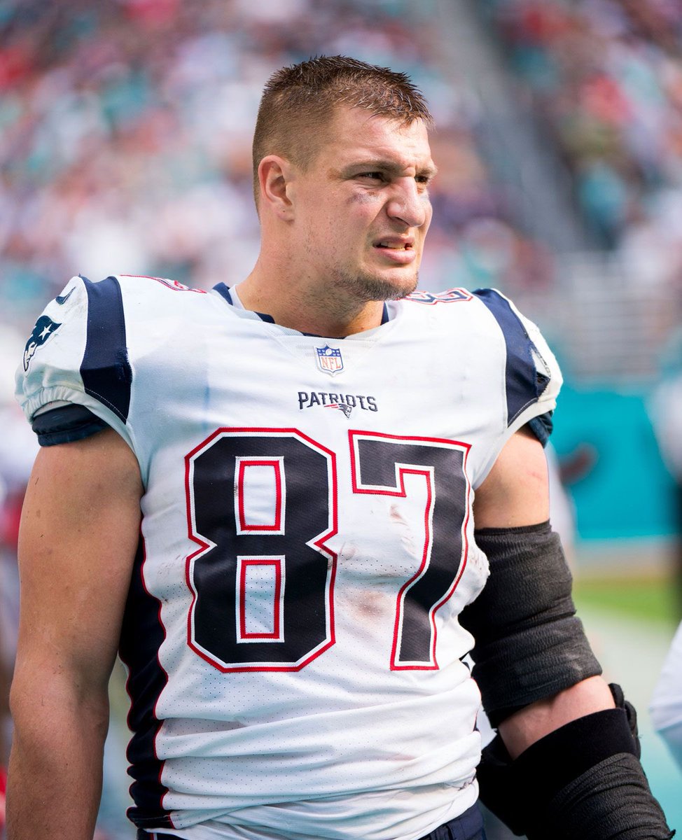 Rob Gronkowski, bir Patriot olarak emekli olmak için New England Patriots ile bir günlük sözleşme imzalamayı planlıyor.