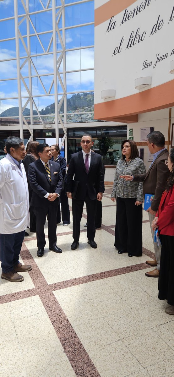 La <a href="/EmbaGuaEcuador/">Embajada de Guatemala en Ecuador</a> acompaña a la Vicepresidenta Karin Herrera en su Visita de Trabajo en Quito, donde sostuvo reuniones con la Fundación <a href="/REDNI_EC/">Fundación REDNI</a>,  Consejo Consultivo para la Prevención y Reducción de la Desnutrición Crónica Infantil y visitó el Albergue San Juan de Dios. 🇬🇹 🇪🇨
