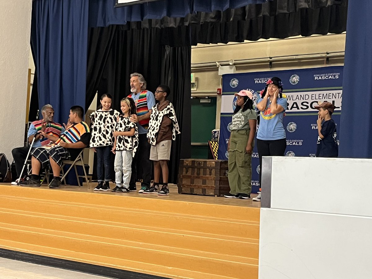 Mrs. Holloway tweet media