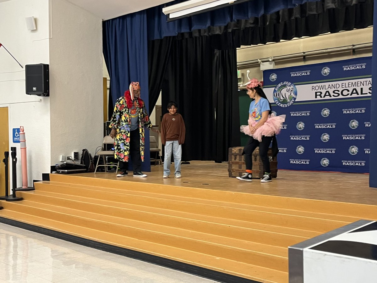 Mrs. Holloway tweet media