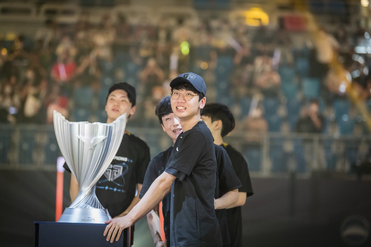 iheartdoran's tweet photo. 4 time LCK champion https://t.co/fvJZ7hQRu9