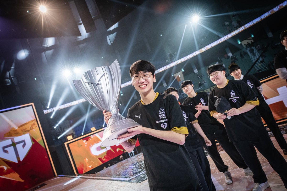 iheartdoran's tweet photo. 4 time LCK champion https://t.co/fvJZ7hQRu9