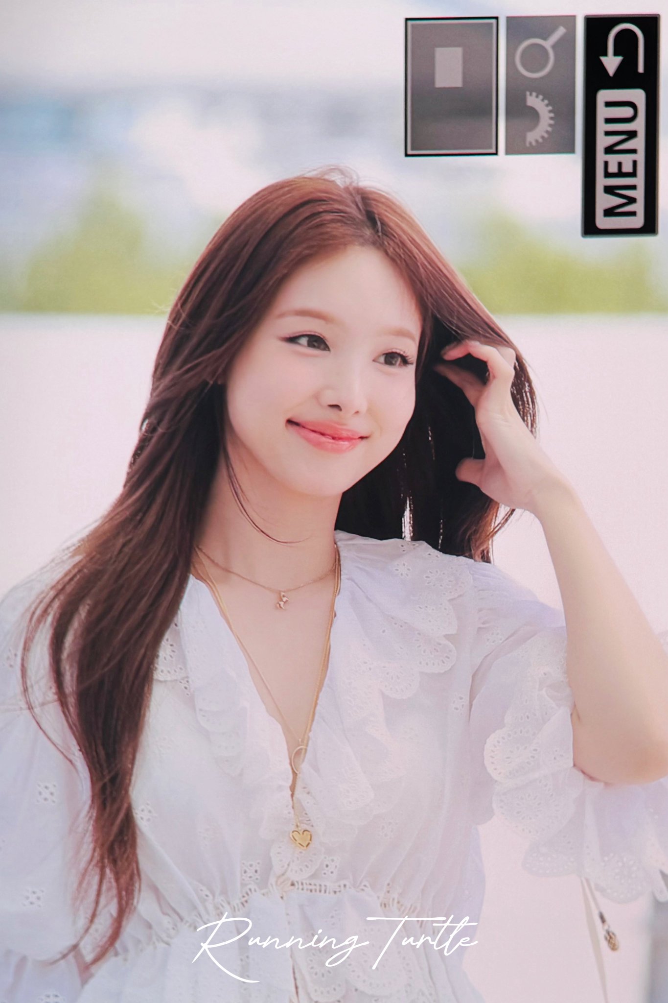 ナヨン　スウェットシャツ　NAYEON TWICE NAYEON(ナヨン)着用】TOMMY スウェット ゆるダボ - メルカリ