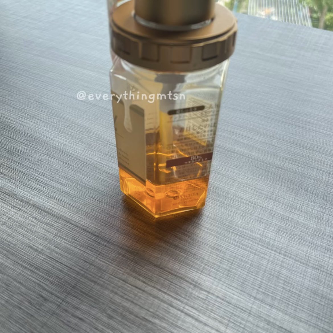 everythingmtsn's tweet photo. #บูบูinstock 🌟 ส่งต่อ

♡ ออยล์ใส่ผม &amp;honey 🍯🐝

ꕀ 200  baht 📮 free shipping ! 

☞ สนใจ dm or mention ka ✩｡⋆⸜(*˙꒳˙*  )

— #ส่งต่อสกินเเคร์ #ส่งต่อเสื้อผ้ามือ2 #ส่งต่อเครื่องสําอางค์ #ส่งต่อคสอมือ2 #โล๊ะตู้ #ส่งต่อสกินเเคร์มือ2 #ส่งต่อเครื่องสําอางมือสอง https://t.co/qzLUgw95Cy