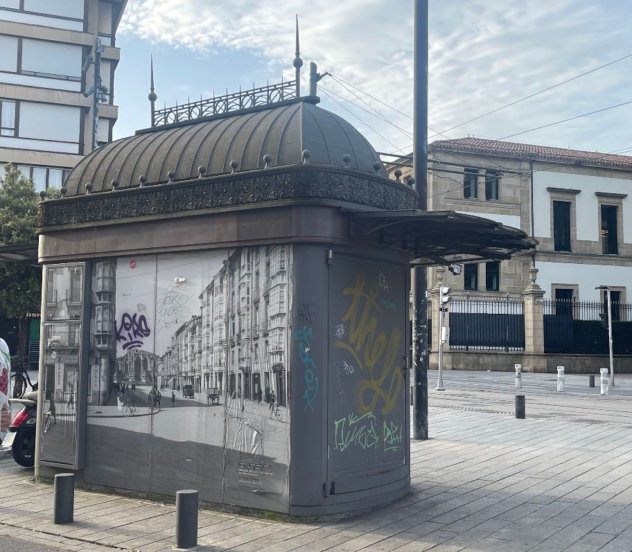 21 Zabalguneak Prado kaleko kioskoa #Gasteiz ko kultur eskaintzaren informazio-gune bihurtuko du v-g.eus/4mXqz6Z

Ensanche 21 transformará el quiosco de la calle Prado en un punto informativo de la oferta cultural de #VitoriaGasteiz v-g.eus/45sbXGH