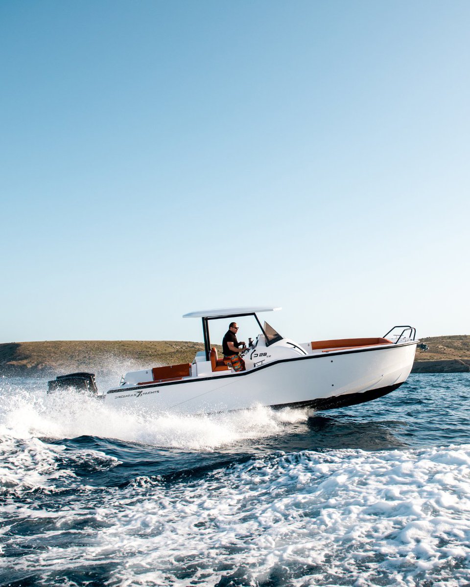 dromeasyachts's tweet photo. One sea. Three ways to make it yours.

D28 WA - Long, lazy weekends. Sun on your face. Comfort that feels endless.
D28 CC - Wide-open deck. Salt in the air. Pure, sport-driven freedom.
D28 SUV - All-weather confidence. Twelve months of the year, the horizon is yours. https://t.co/BlMuMo41LB