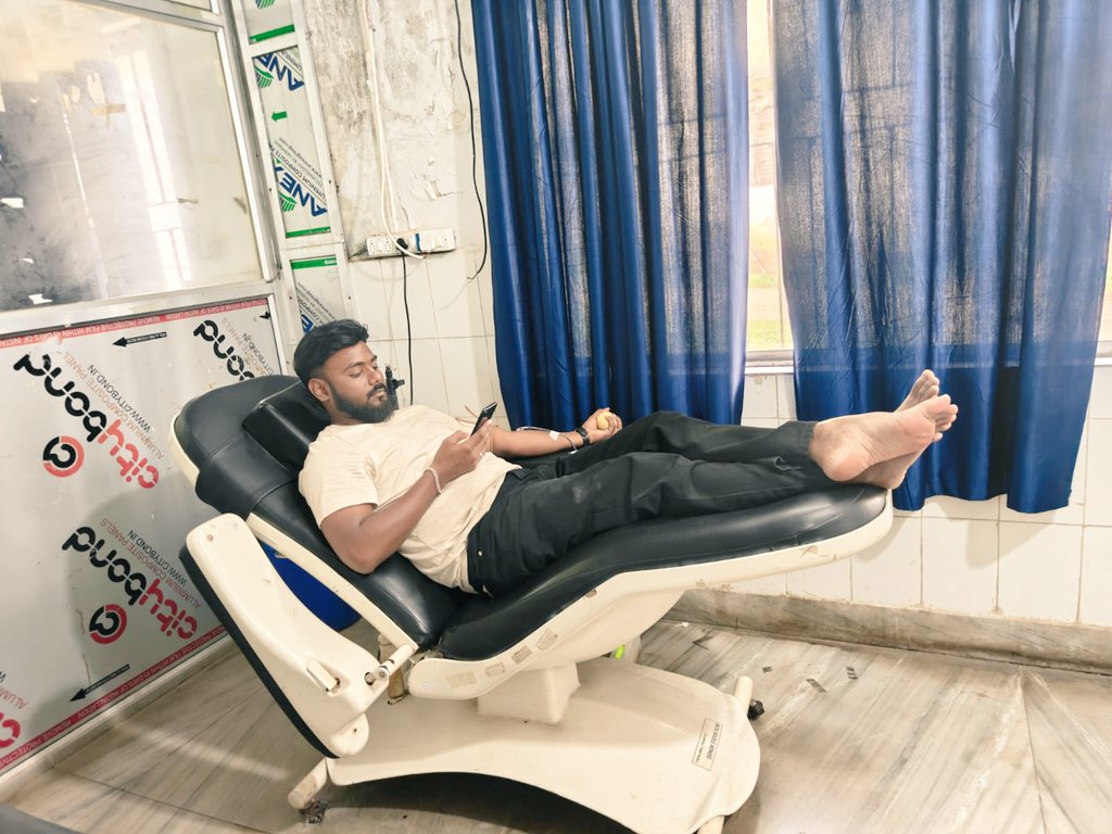 Rakhtveer Seva Sangh Koderma (@sevakoderma) on Twitter photo #Blood #Donors bring #Sunshine. #Rakhtveer member #Sunny sonkar ji donated blood in #Sadar Hospital Koderma for a critical #anemic patient #Malti Devi .Hat's off to You.🩸
<a href="/DCEastSinghbhum/">DC EastSinghbhum</a>
<a href="/BloodDonorsIn/">Blood Donors India</a>
<a href="/dckoderma/">DC KODERMA</a>
<a href="/spkoderma1/">Koderma Police, Jharkhand</a>
<a href="/DrRadhaJi/">Dr. Radha Mishra</a> #Blood #Donors bring #Sunshine. #Rakhtveer member #Sunny sonkar ji donated blood in #Sadar Hospital Koderma for a critical #anemic patient #Malti Devi .Hat's off to You.🩸
<a href="/DCEastSinghbhum/">DC EastSinghbhum</a>
<a href="/BloodDonorsIn/">Blood Donors India</a>
<a href="/dckoderma/">DC KODERMA</a>
<a href="/spkoderma1/">Koderma Police, Jharkhand</a>
<a href="/DrRadhaJi/">Dr. Radha Mishra</a>