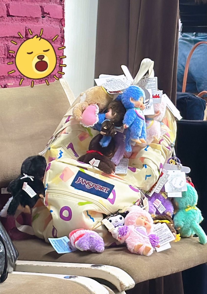 แจนสปอร์ตใบเดิม เพิ่มเติมคือวันนี้เปลี่ยนเป็นคอลน้องม่อนชิชิ ตี๋ตี๋มานน่ารักจังเว้ย เด่กเร้กขอคุนแม่ห้อยตุ๊กตาไปโยงเยียนน้า เอ้นดุอะ😭😭🤏🏻🤏🏻