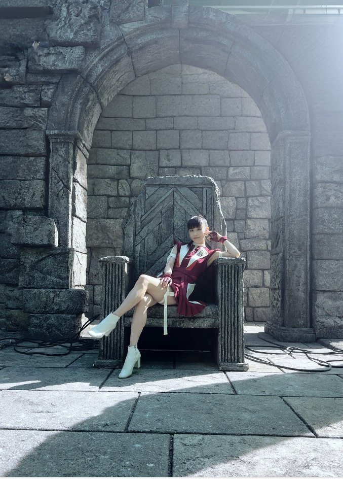 nocchignocchi's tweet photo. bow down to the queen https://t.co/6IQyJSLC8N