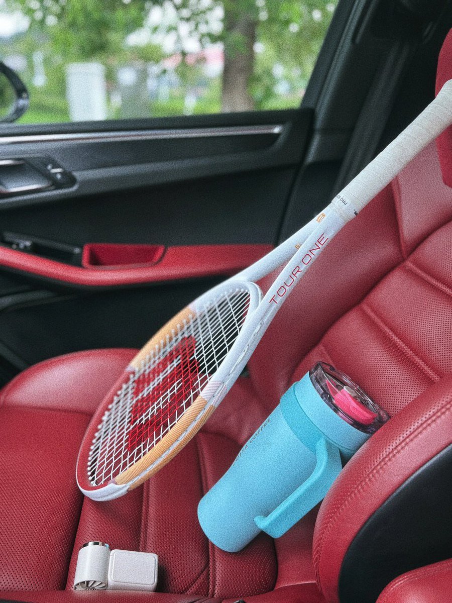 テニスをしに出発しましょう！