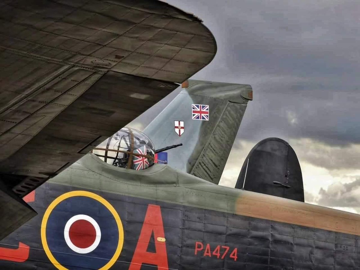SteveJ333's tweet photo. #OnThisDay 11 years ago.
The 3Avros day...
#avrolancaster #avrovulcan #rafwaddington
🇬🇧🇨🇦
@CWHM @RAFBBMF @vulcantothesky @RoyalAirForce @RAFWaddington
@LincsSkies @BBCRadioLincs @BBCLookNorth https://t.co/X5k262NqkE