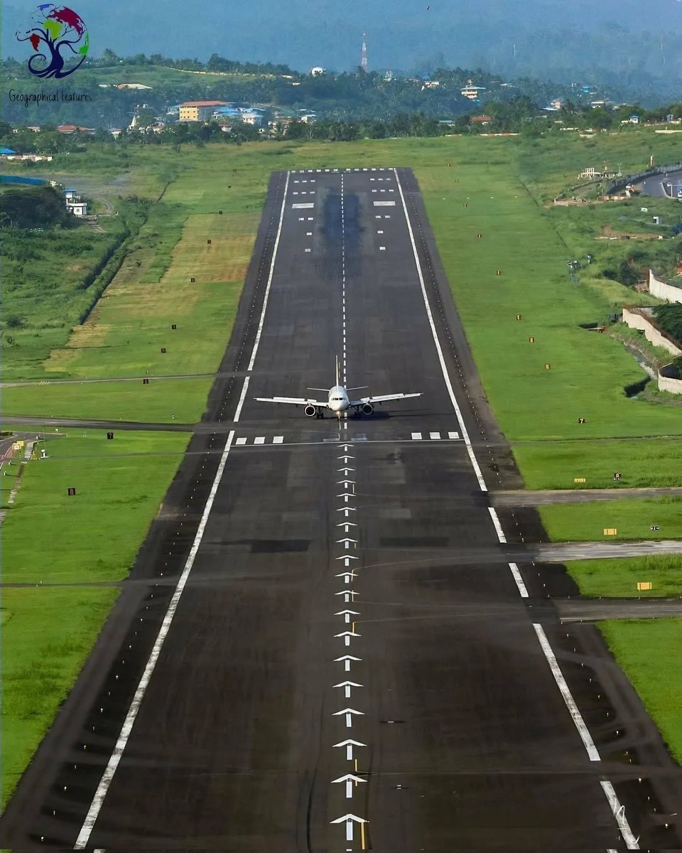 Nereura9's tweet photo. 20. Aeropuerto Internacional Veer Savarkar. https://t.co/ckOL03Lzc6