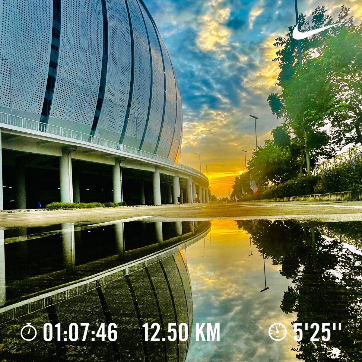 gts_GUTS's tweet photo. 出張ジャカルタ朝ラン〜12.5キロ 〜ジャンプ15min
#朝ラン
#出張ラン
#ランニング
#jakarta
#ジャカルタ
#indnesia
#morningrun 
#running 
#インドネシア
#NRC https://t.co/vkUV549Hve