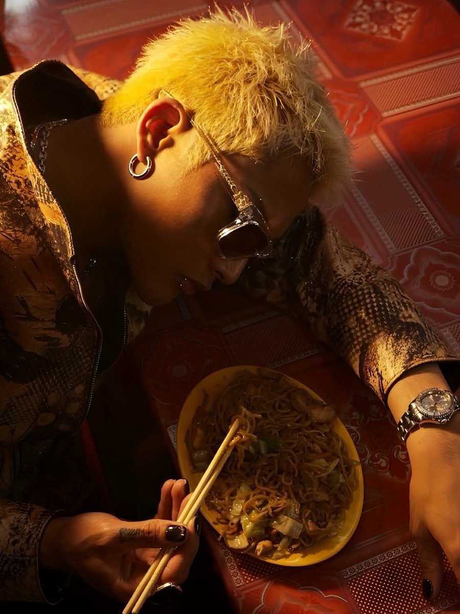team_superiors's tweet photo. Grab some long life credits as #FELIP serves good looks, a cool fit...and pancit 😉

Catch all the snaps on IG &amp; FB—follow @felipsuperior if you haven't yet ✨

FB: https://t.co/600hJo5tvU
IG: https://t.co/wJwmu5MoO6 https://t.co/9K9Geco5wr