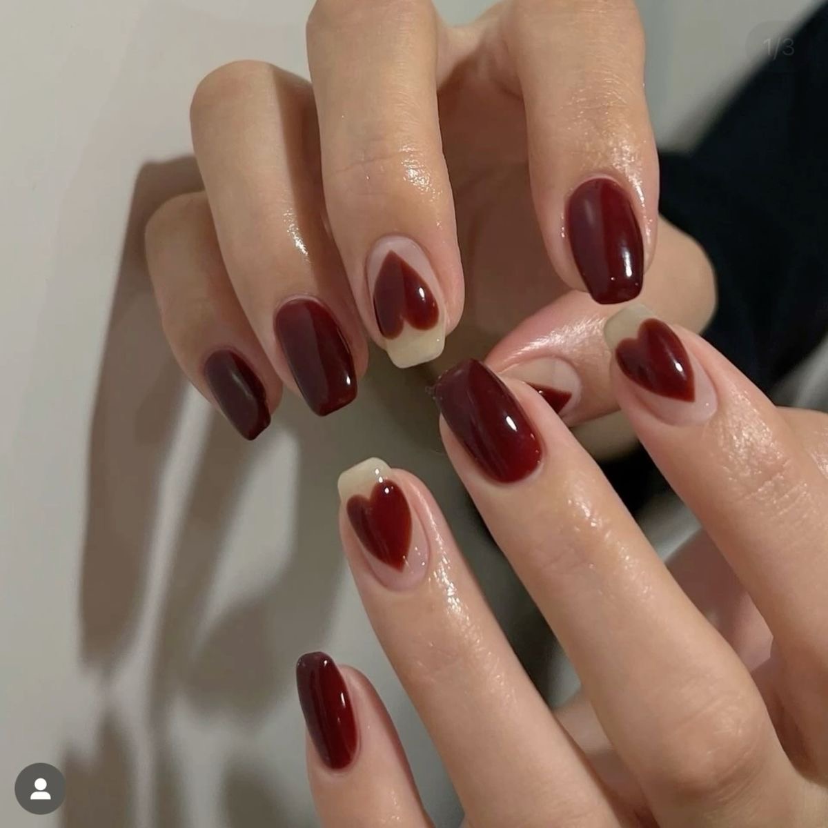 Diorgirlx's tweet photo. red nails https://t.co/waCf6BysRJ