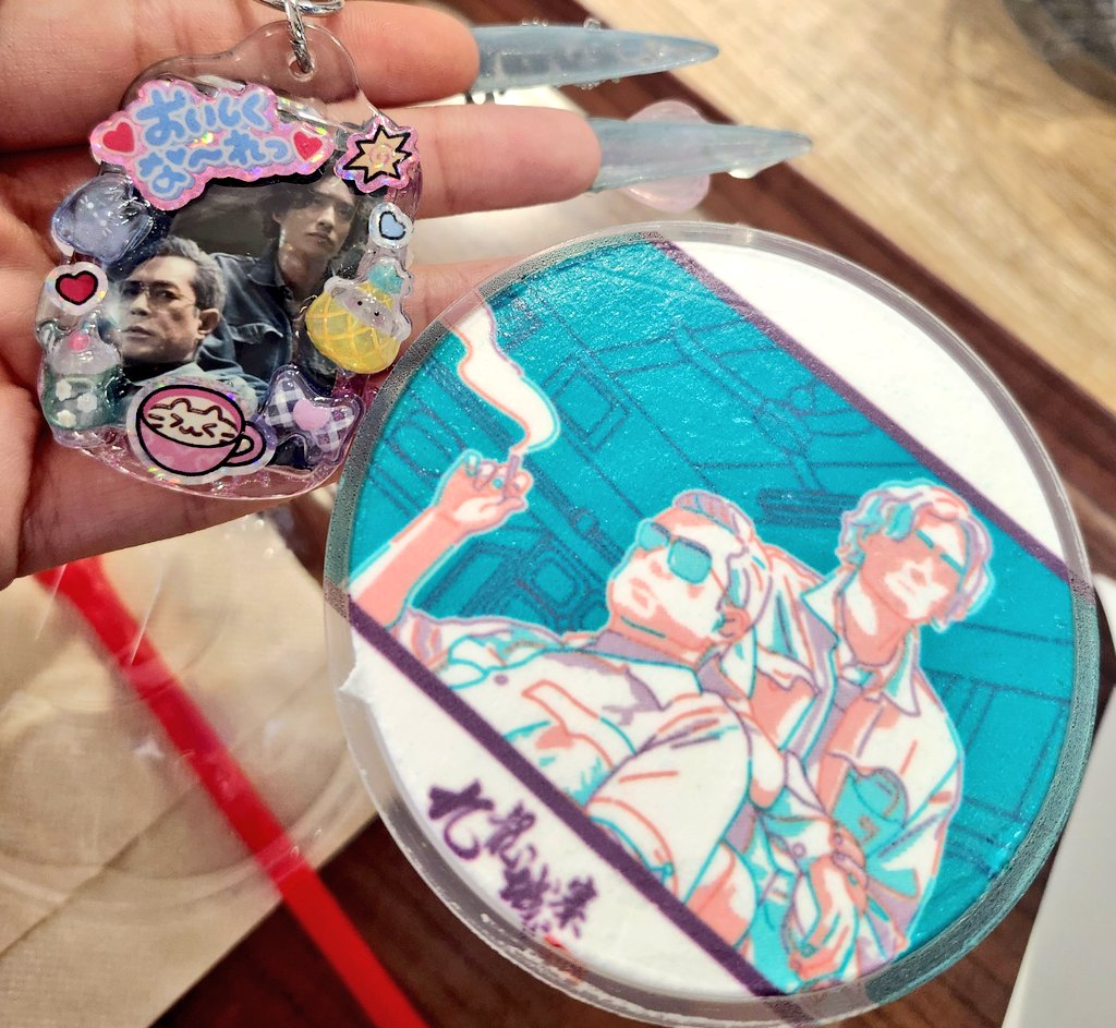 そーいえば信風飲んできた🤩🤩🤩
左の可愛すぎるストラップはオタクがくれた……♡
