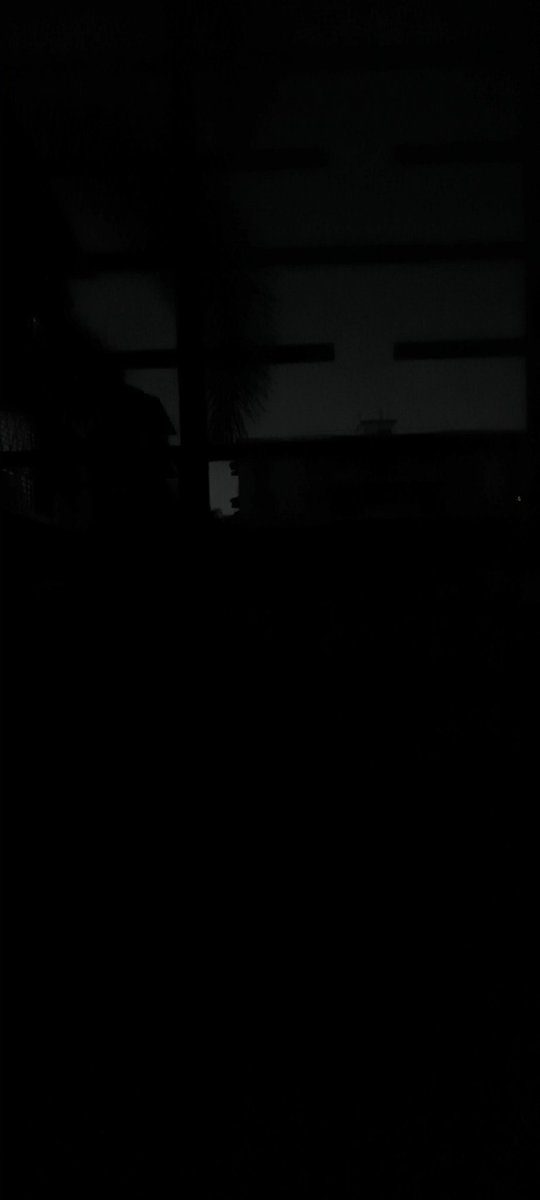 INGELIOBRITO's tweet photo. @luisabinader sin luz desde temprano @EdeesteRD son las 1 de la mañana autopista de San Isidro @SIN24Horas https://t.co/V1vaHXNER9