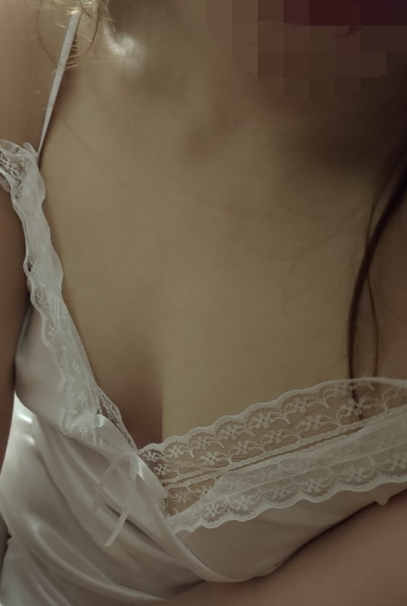 babe_letty's tweet photo. 咁多人賣二手衫，真係會有人買既咩？

#學生妹 #學生 #女學生 https://t.co/ZyABiA13gO