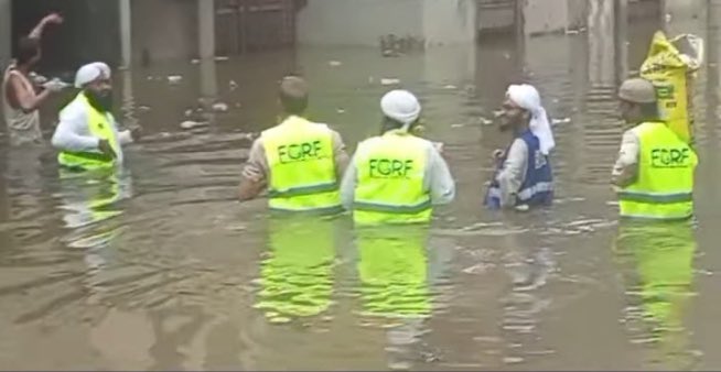 کشمیری محلہ گولیمار کراچی میں فیضان گلوبل ریلیف فاؤنڈیشن دعوت اسلامی کے والنٹیئرز آقا صلی اللہ علیہ وسلم کی دکھیاری امت میں امدادی سرگرمیاں کر رہے

اللہ پاک سب کی کوششوں کو قبول فرمائے

آمین